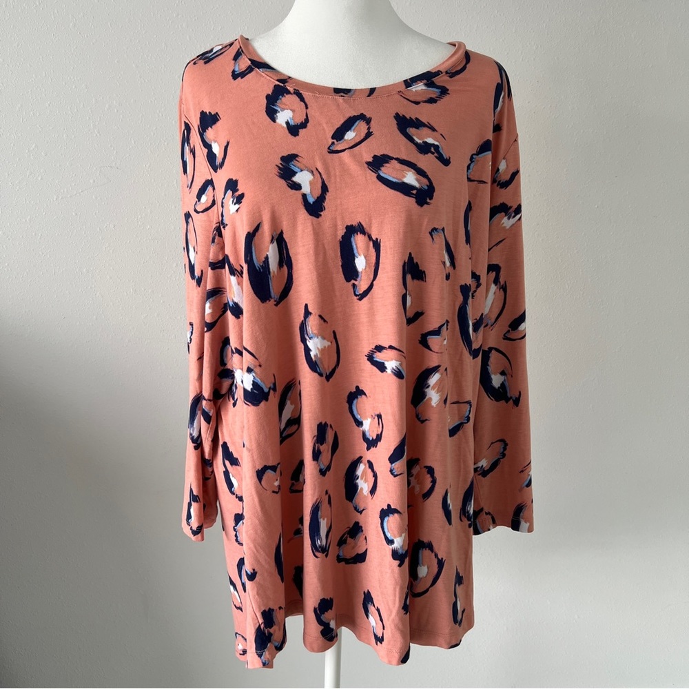 JM collection size 2x plus size long sleeved blouse EUC.